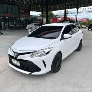 2017 Toyota VIOS 1.5 J รถเก๋ง 4 ประตู 