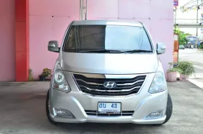 2014 Hyundai H-1 2.5 Deluxe รถบ้านมือเดียวออกห้าง เจ้าของดูแลรักษาอย่างดี ป้ายทะเบียนสวยให้เลย