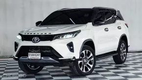 TOYOTA LEGENDER 2.4 V 2 WD เกียร์ออโต้ ปี 2021