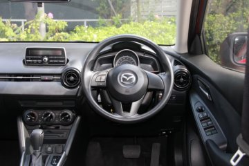 2016 Mazda 2 1.5 Sports Maxx รถเก๋ง 5 ประตู มีเครดิตออกรถ 2,000 บาท ออกได้ทุกอาชีพ ออกได้ทุกจังหวัด