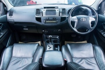 ขายรถ  Toyota Fortuner 3.0 V ปี2014 SUV 