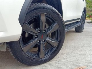2016 Toyota Fortuner 2.8 TRD Sportivo 4WD SUV  รถมือสอง