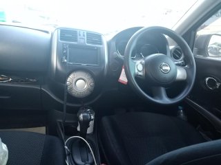 2012 Nissan Almera 1.2 V รถเก๋ง 4 ประตู 