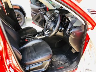 2017 Mazda 2 1.5 XD Sport High Plus L รถเก๋ง 5 ประตู 