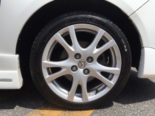 Mazda2 1.5 max Elegence A/T สีขาว ปี 2011