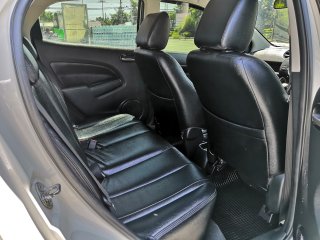 2011 Mazda 2 1.5 Maxx Sports รถเก๋ง 5 ประตู 