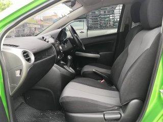 สภาพพร้อมใช้ 2011 Mazda 2 1.5 Elegance Groove รถเก๋ง 5 ประตู 