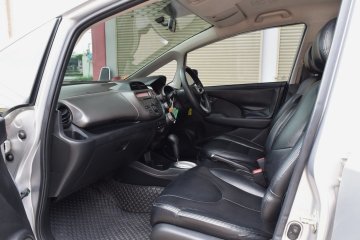 Honda Jazz 1.5 (ปี 2014) V i-VTEC Hatchback AT