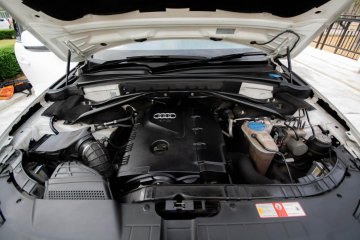 Audi Q5 2.0 TFSI quattro AWD SUV 
