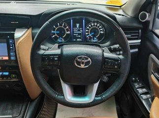 2016 Toyota Fortuner 2.8 V 4WD SUV รถบ้านมือเดียว