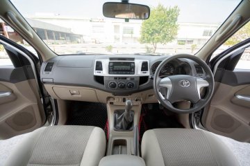 2012 Toyota Hilux Vigo 2.5 E Prerunner รถกระบะ ออกรถ 0 บาท