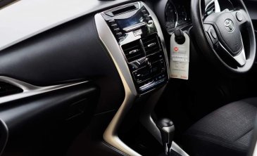 2017 Toyota Yaris Ativ 1.2 E รถเก๋ง 4 ประตู 