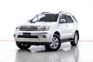 2010  Toyota Fortuner 3.0 V 4WD SUV ปี 2010 