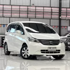 2011 Honda Freed 1.5 E   รถสวย