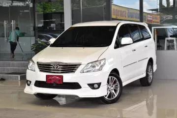 Toyota Innova 2.0 V ปี 2013 ไม่เคยติดแก๊สแน่นอน รถบ้านแท้ๆ ใช้น้อยมากเข้าศูนย์ตลอด สวยเดิม ฟรีดาวน์