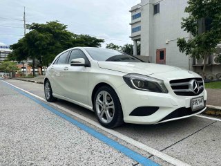 BENZ A-CLASS A180 2015 เลขไมล์ 91,XXX km รถใช้งานน้อย การันตีรถสภาพดีไม่เคยมีอุบัติเหตุ 