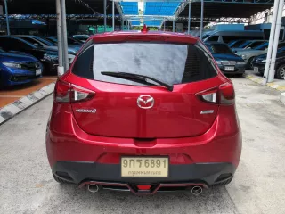 2020 MAZDA 2 SKYACTIV 1.3 SPORTS HIGH CONNECT เกียร์AUTO สีแดง วิ่งน้อย 28,500 กม. รถสวยสภาพใหม่ 