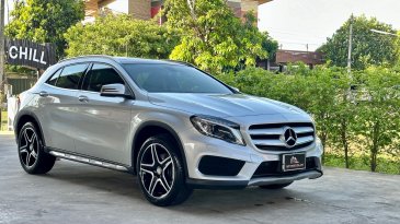 2017 Mercedes Benz GLA250 2.0 AMG รถบ้านมือเดียว รถสวย มีประกันชั้น1 