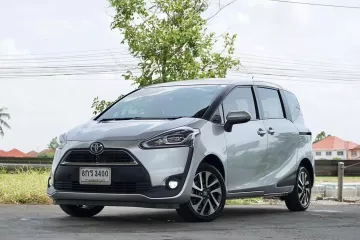 Toyota Sienta1.5V-AT. 2019