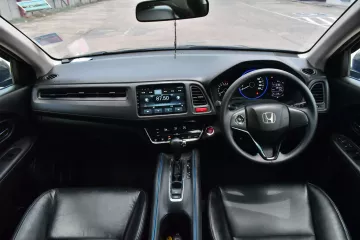 Honda HR-V 1.8S ปี 2015 สีเทา ออโต้  รถสวยจตรงปก