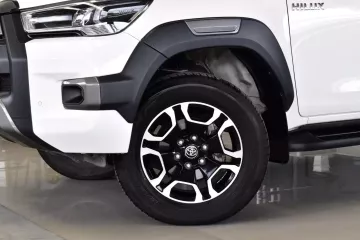 Toyota Hilux Revo 2.4 Prerunner Mid ออโต้ ปี 2023 สภาพป้ายแดง ไมล์แท้40,000โล รถบ้านมือเดียว ฟรีดาวน