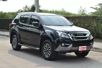 รถครอบครัว isuzu MU-X 3.0 AT 2017  รถบ้านมือเดียวตัวขับ 2 ล้อลายใหม่ รถเดิมๆ สภาพดี