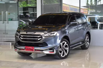 Isuzu MU-X 3.0 Ultimate 4WD ปี 2022 สวยสภาพป้ายแดง ไมล์แท้30,000โล รถบ้านมือเดียว warranty ออกรถ0บาท