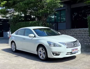 2015 NISSAN TEANA 2.0XL NAVI รถมือเดียวออกป้ายแดง รถวิ่งน้อย เข้าศูนย์ทุกระยะ รถไม่เคยมีอุบัติเหตุ