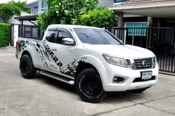 Nissan Navara NP300 Calibre King Cab  2.5 EL(แคปสูง) ปี2015 เกียร์ธรรมดา ดีเซล สีขาว🍄