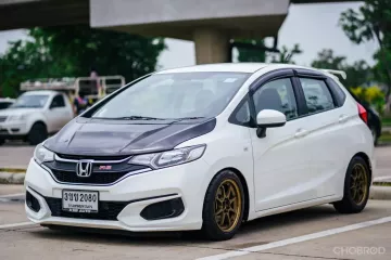 2019 Honda JAZZ 1.5 S i-VTEC รถเก๋ง 5 ประตู รถสวย