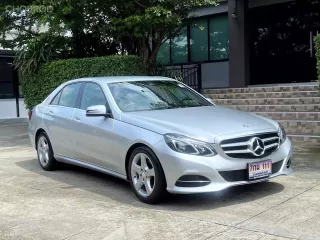 2016 BENZ E200 W212 FACELIFT รถมือเดียวออกป้ายแดง รถวิ่งน้อย เข้าศูนย์ทุกระยะ ไม่เคยมีอุบัติเหตุครับ