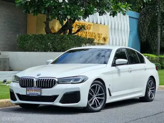 2022 BMW 520d 2.0 M Sport รถเก๋ง 4 ประตู ไมล์แท้ รถบ้านมือเดียวป้ายแดง 