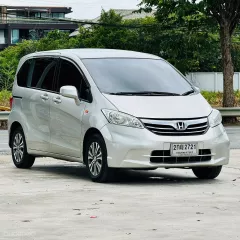 2013 Honda Freed 1.5 SE ออกรถ 0 บาท