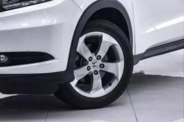 1C015 HONDA HR-V 1.8 E AT 2015