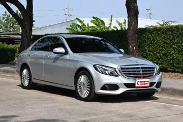 Benz C300 2.1 W205 Blue TEC HYBRID Exclusive 2015 รถบ้านมือเดียวใช้งานน้อยไมล์เพียง 4 หมื่นโล