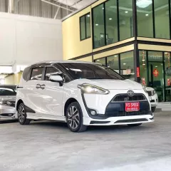 Toyota Sienta 1.5 V ปี2017 รถตู้/MPV 