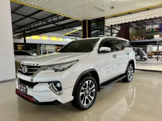 2017 Toyota Fortuner 2.4 V SUV 