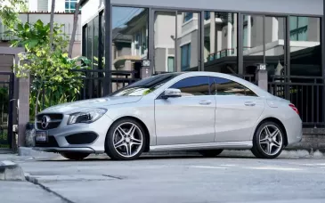 2015 Mercedes-Benz CLA250 AMG 2.0 Dynamic รถเก๋ง 4 ประตู ฟรีดาวน์ รถสวย ไมล์น้อยสุดในตลาด 