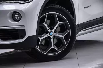 1C196 BMW X-1 SDRIVE18i XLINE 1.5 AT 2017