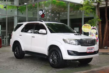 ขายรถ TOYOTA FORTUNER 2.5 V AUTO สีขาว ปี 2013