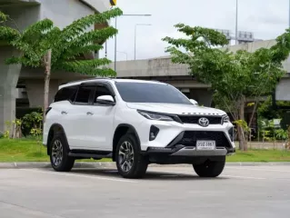 ขายรถ TOYOTA FORTUNER 2.4 LEADER V 2WD ปีจด 2023