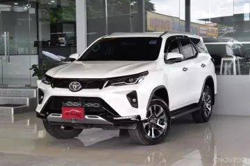 Toyota Fortuner 2.4 Leader V ปี 2022 ไมล์แท้2x,xxxโล สภาพป้ายแดง รถบ้านแท้ๆ Warranty2027 ฟรีดาว