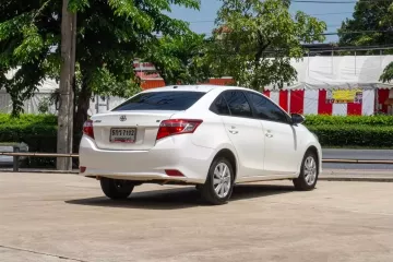 2016 Toyota VIOS 1.5 E รถเก๋ง 4 ประตู 