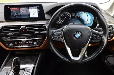 2017 BMW 520d 2.0 Sport รถเก๋ง 4 ประตู 