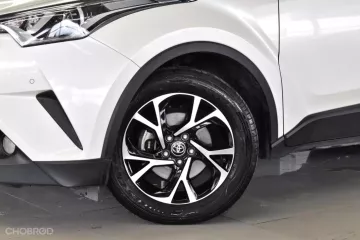 Toyota C-HR 1.8 Mid  ปี 2019 สวยสภาพป้ายแดง ไมล์แท้5x,xxxโล รถบ้านมือเดียว เข้าศูนย์ตลอด ออกรถ0บาท