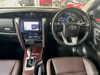 2019 Toyota Fortuner 2.4 V SUV รถบ้านมือเดียว ไมล์ 8 หมื่น