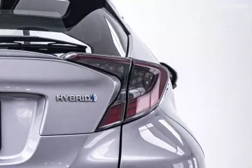 1C325 Toyota C-HR 1.8 Hybrid SUV 2019 