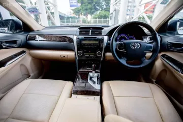 2013 Toyota CAMRY 2.5 HV รถเก๋ง 4 ประตู 