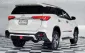 TOYOTA NEW FORTUNER 2.4 V. 2 WD.DISK 4 ล้อ เกียร์ออโต้ ปี 2019-8