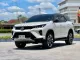 2020 Toyota Fortuner 2.4 Legender SUV ออกรถง่าย-16